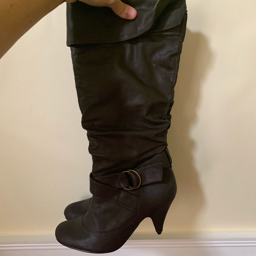 small-heel boots